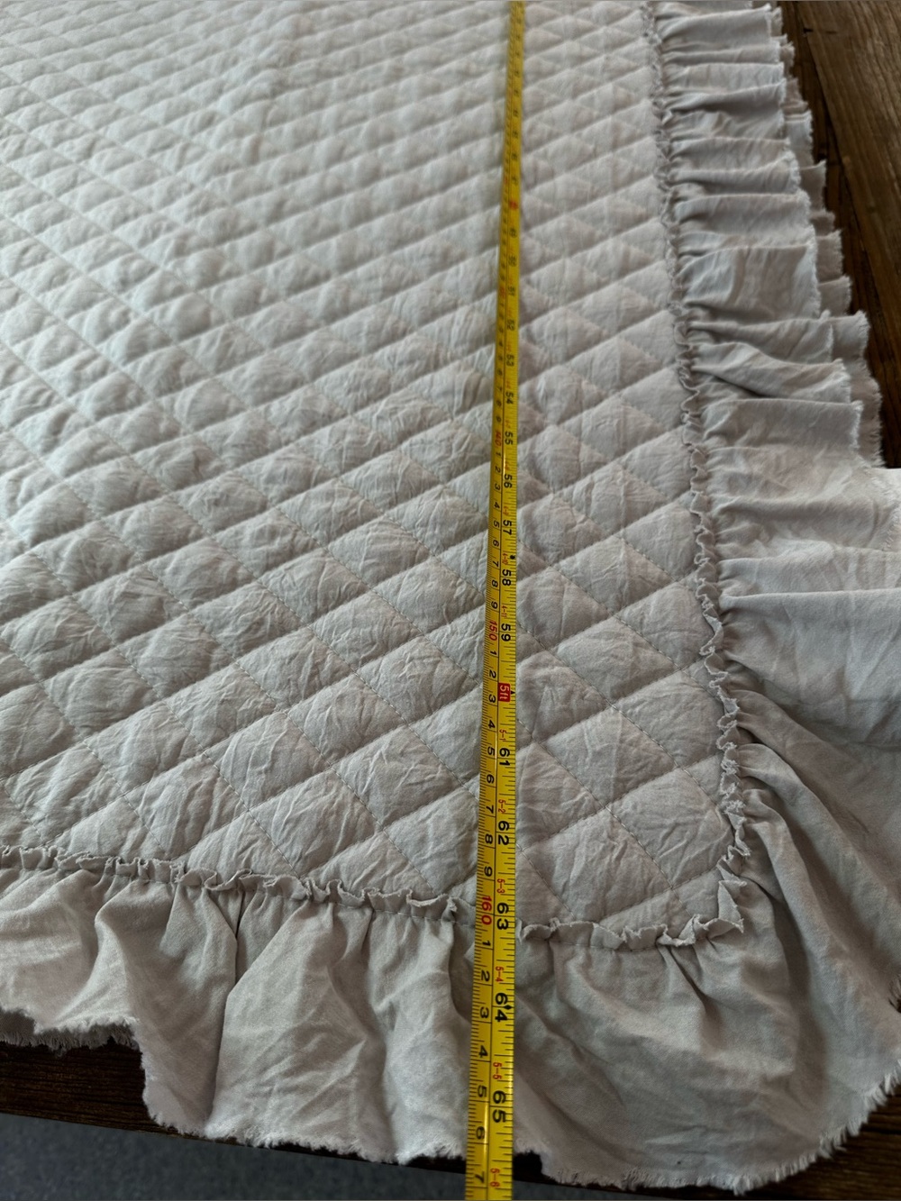 Ruffled Quilted Bed Throw in Light gray - Unbranded - Picture 2 of 12
